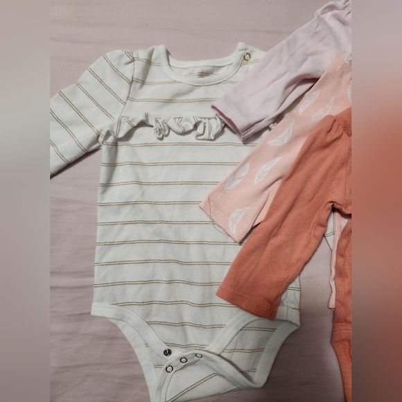 🌟5/25$ OR 7/30$ CLOUD ISLAND 6-9 MONTH SET - Picture 4 of 4